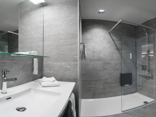 Hôtel des Patients : photo 7 de la chambre chambre double avec lit king-size