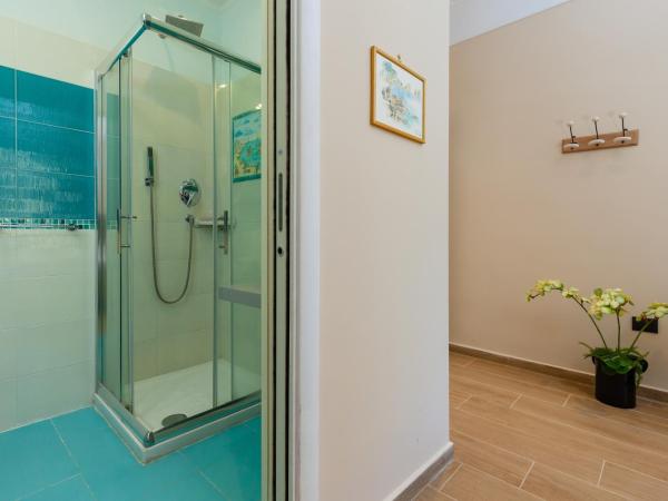 B&B Giacomino : photo 8 de la chambre chambre double ou lits jumeaux avec balcon