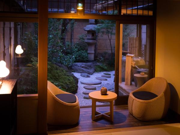 Nazuna Kyoto Nijo-jo : photo 3 de la chambre suite (45 m2) avec baignoire extérieure - réservée aux adultes