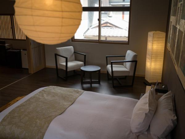 Nazuna Kyoto Nijo-jo : photo 6 de la chambre suite (60 m2) avec baignoire extérieure - réservée aux adultes