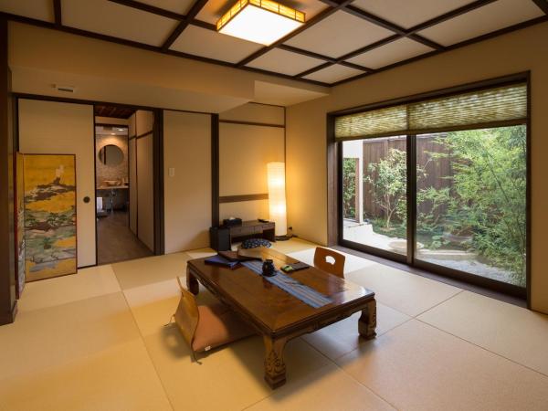 Nazuna Kyoto Nijo-jo : photo 1 de la chambre suite (65 m2) avec baignoire extérieure - réservée aux adultes