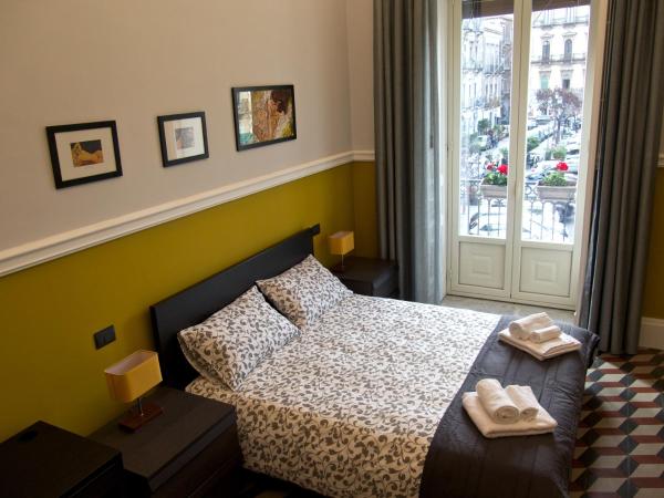 B&B Umberto 134 : photo 8 de la chambre chambre double supérieure