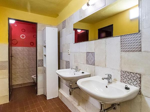 Travel Hostel : photo 1 de la chambre lit simple dans dortoir 8 lits