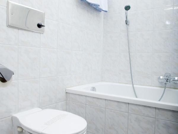 Pension Neuer Markt : photo 6 de la chambre chambre triple classique avec vue sur ville