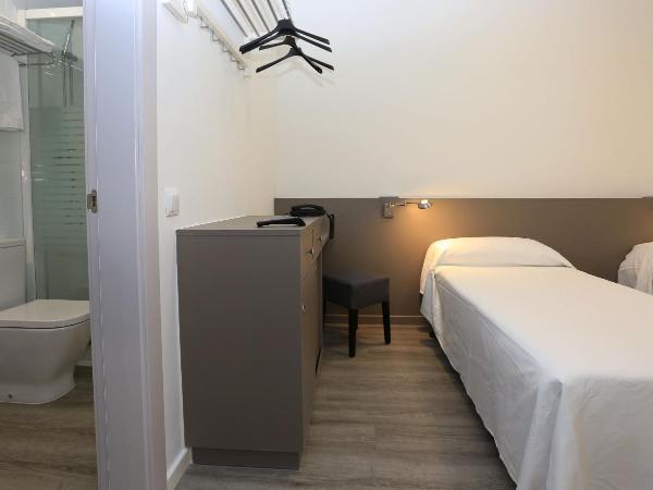 Hotel Alguer Camp Nou : photo 2 de la chambre chambre lits jumeaux