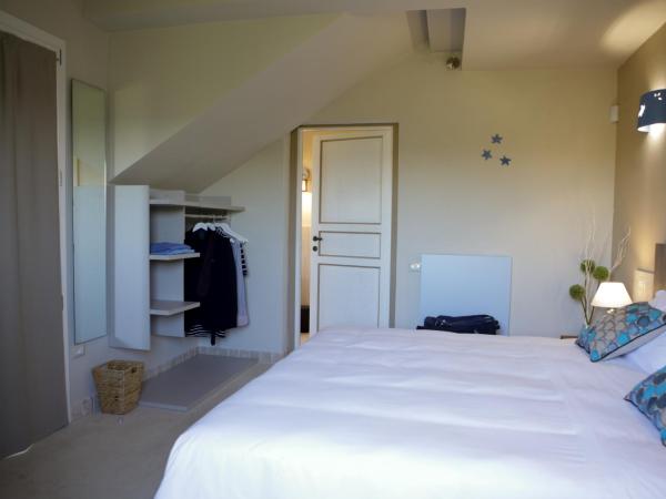 Avion B&B : photo 1 de la chambre chambre double - vue sur jardin