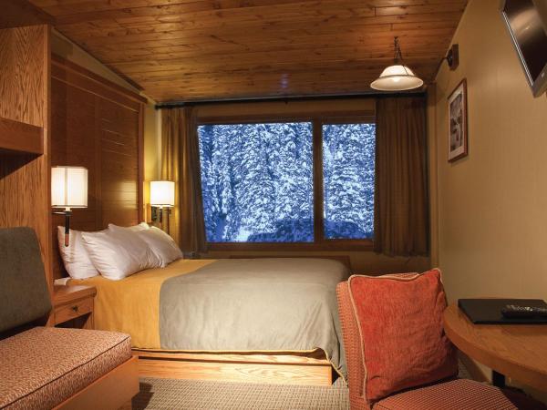 Sunshine Mountain Lodge : photo 1 de la chambre chambre lit queen-size deluxe - vue sur cascade