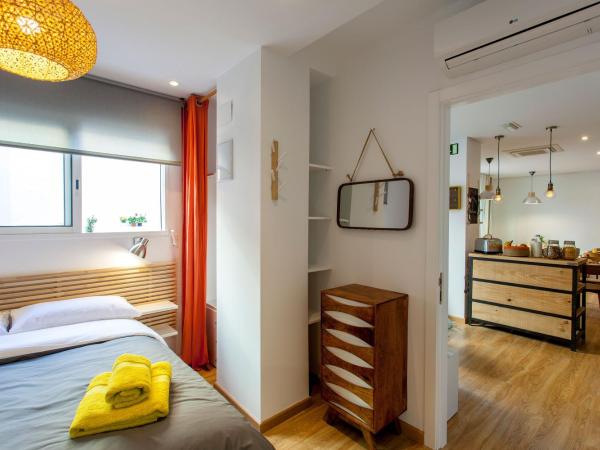 City Garden Bed and Breakfast : photo 4 de la chambre chambre double avec salle de bains privative