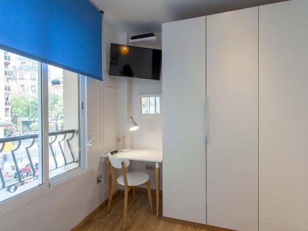 City Garden Bed and Breakfast : photo 3 de la chambre chambre double avec salle de bains privative externe