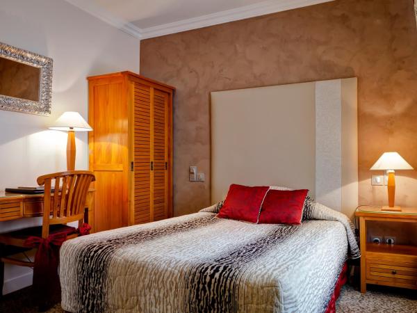 Grand Hotel des Terreaux : photo 5 de la chambre chambre simple avec douche 