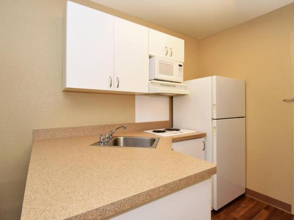 Extended Stay America Suites - Houston - Willowbrook - HWY 249 : photo 5 de la chambre studio lit king-size - non-fumeurs