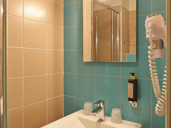 Cit'Hotel Les Alizés : photo 3 de la chambre chambre double confort