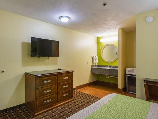 Savannah Garden Inn : photo 3 de la chambre chambre lit king-size avec cuisine - non-fumeurs