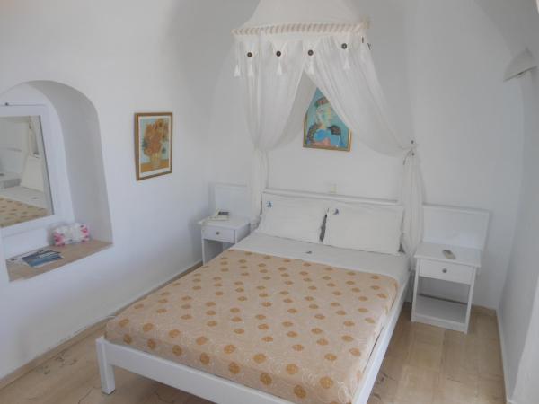 Nomikos Villas : photo 4 de la chambre studio au bord de la piscine