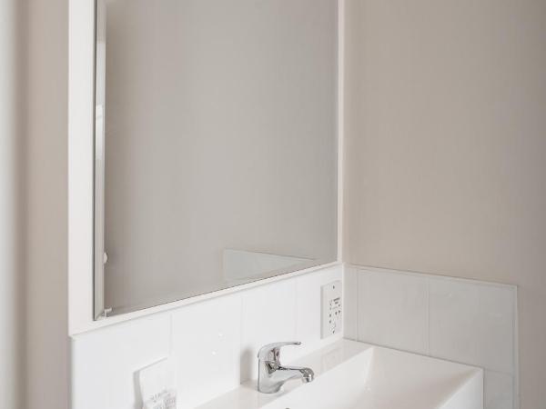 West Plaza Hotel : photo 3 de la chambre chambre lit queen-size