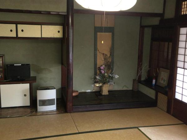 International Guest House Tani House : photo 4 de la chambre chambre familiale de style japonais avec salle de bains commune