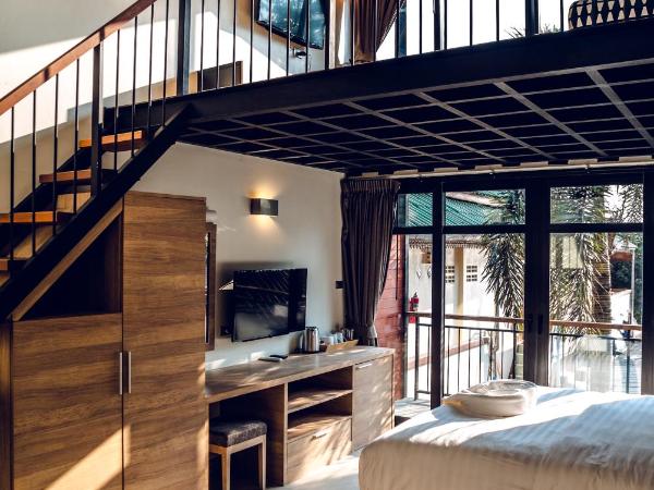 15 Palms Beach Resort : photo 3 de la chambre chambre deluxe en duplex - vue sur piscine