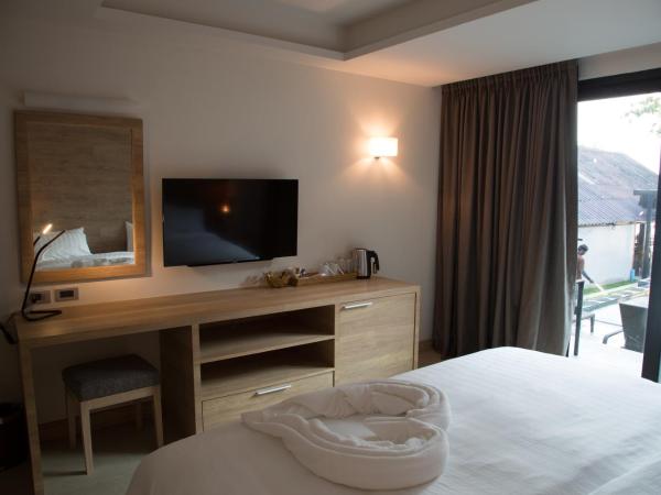 15 Palms Beach Resort : photo 2 de la chambre chambre supérieure - vue sur piscine