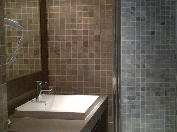 Logis Auberge Saint Simond : photo 4 de la chambre chambre double supérieure - vue sur ville