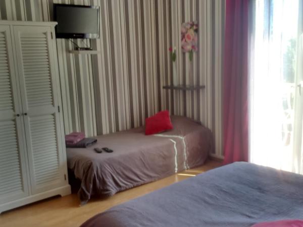 Chambres d'Hôtes de la Grone : photo 9 de la chambre chambre triple avec balcon