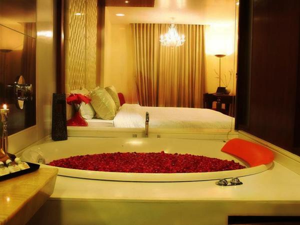 Hotel Aura - New Delhi Railway Station : photo 1 de la chambre aura suite with private jacuzzi 