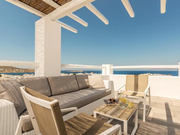 Rochari Hotel : photo 2 de la chambre grande suite avec terrasse et jacuzzi extérieur - vue panoramique sur mer