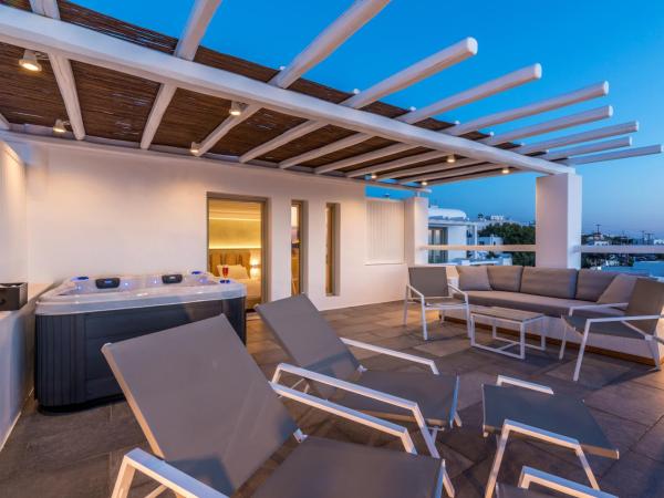 Rochari Hotel : photo 6 de la chambre grande suite avec terrasse et jacuzzi extérieur - vue panoramique sur mer