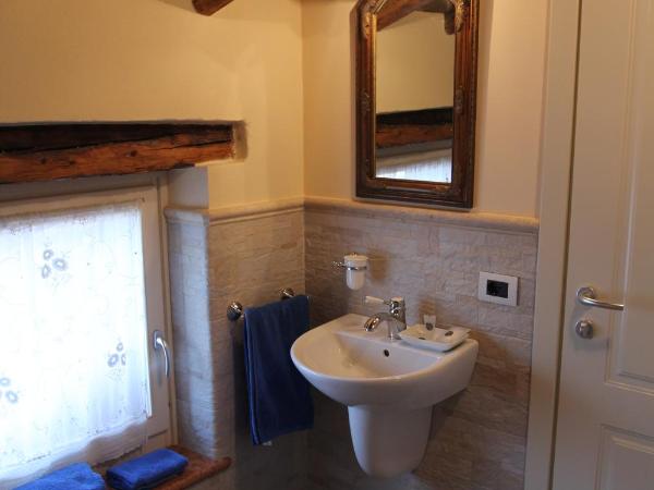 Relais Corte Sant' Agata B&B : photo 1 de la chambre chambre simple avec salle de bains privative