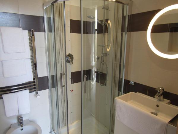 Glam Resort Villa Maria Luigia : photo 6 de la chambre chambre triple avec terrasse