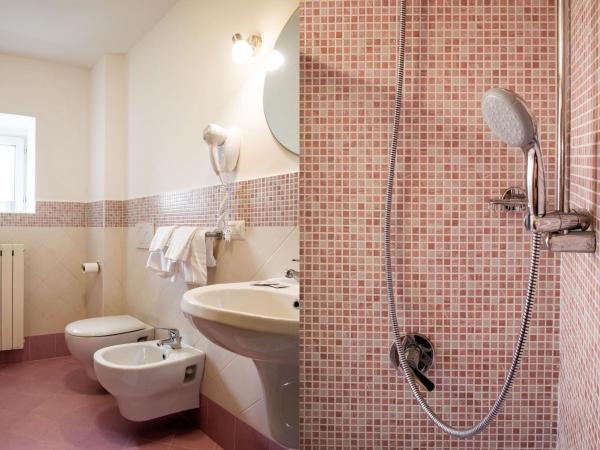 Hotel Internazionale : photo 4 de la chambre chambre triple Économique