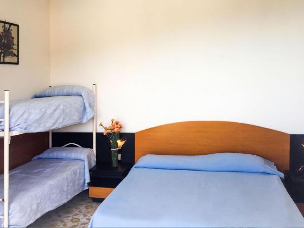 Hotel Internazionale : photo 6 de la chambre chambre triple Économique