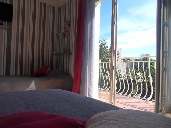 Chambres d'Hôtes de la Grone : photo 4 de la chambre chambre triple avec balcon