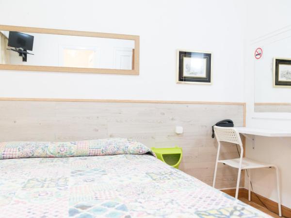 Rey Fernando : photo 4 de la chambre chambre simple avec salle de bains privative