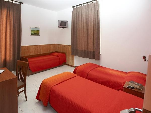 Hotel Trentina : photo 2 de la chambre chambre quadruple