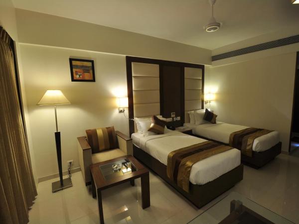 Le Grande Residency -Unmarried Couples are not Allowed : photo 8 de la chambre chambre deluxe double ou lits jumeaux