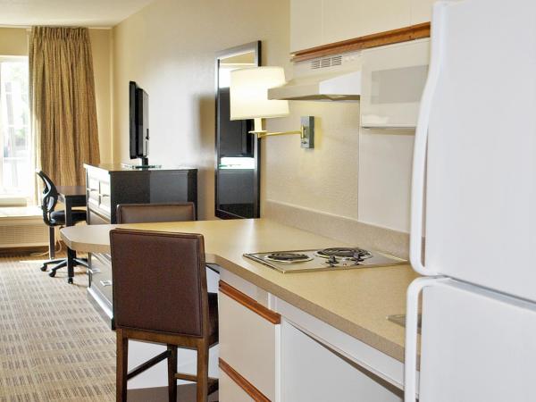 Extended Stay America Select Suites - Orlando - Southpark - Equity Row : photo 9 de la chambre studio avec 1 lit queen-size - accessible aux personnes à mobilité réduite - non-fumeurs