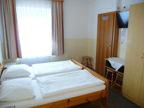 Frühstückspension Kölich : photo 3 de la chambre petite chambre double avec salle de bains privative