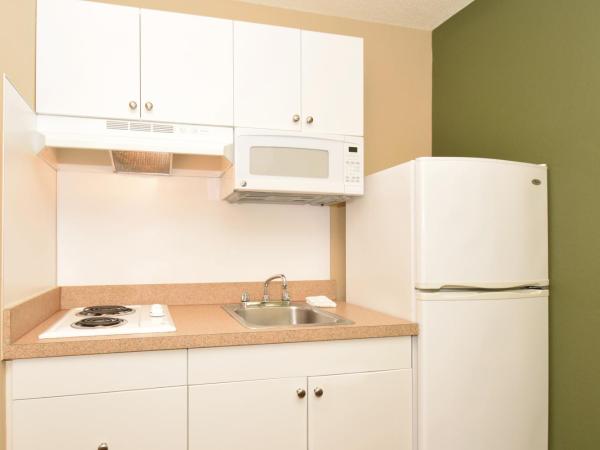 Extended Stay America Suites - Sacramento - South Natomas : photo 6 de la chambre studio de luxe avec 1 lit king-size - non-fumeurs