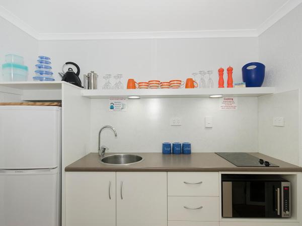 By The Sea Port Douglas : photo 2 de la chambre studio avec balcon