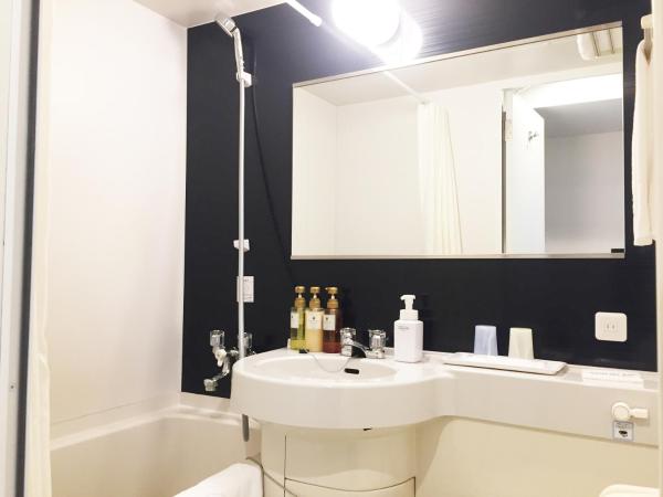 HOTEL MYSTAYS Kamata : photo 3 de la chambre hébergement double d'angle – non-fumeurs