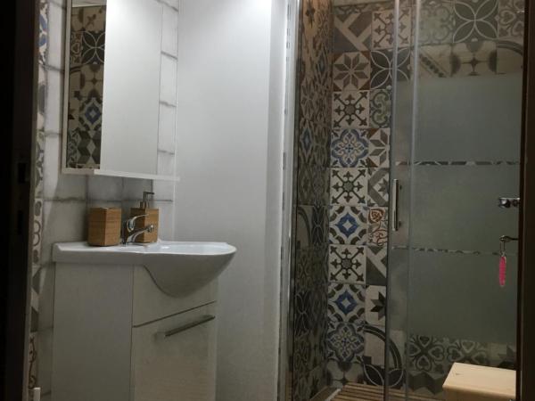 Testa o Croce Casa Vacanze : photo 10 de la chambre chambre double avec salle de bains privative extérieure