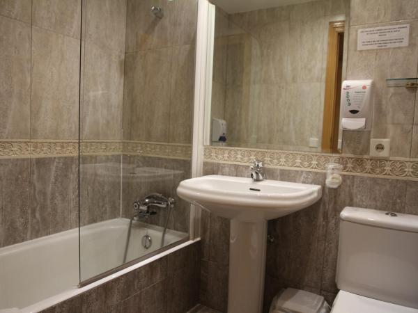 Hostal Acella : photo 9 de la chambre chambre double