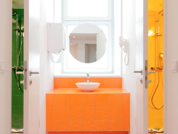 Maverick City Lodge : photo 7 de la chambre lit dans dortoir pour femmes de 10 lits