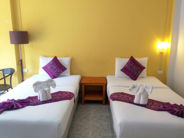 Hua Hin Star Hotel : photo 7 de la chambre chambre lits jumeaux deluxe avec balcon