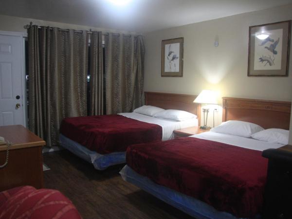American Plaza Motel : photo 3 de la chambre chambre double avec 2 lits doubles