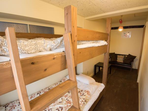 Hostel Q : photo 6 de la chambre chambre lits jumeaux avec salle de bains commune