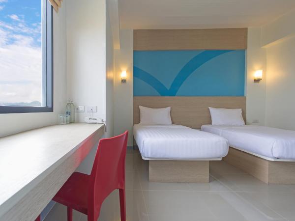 Hop Inn Phuket - SHA Plus : photo 6 de la chambre chambre lits jumeaux standard