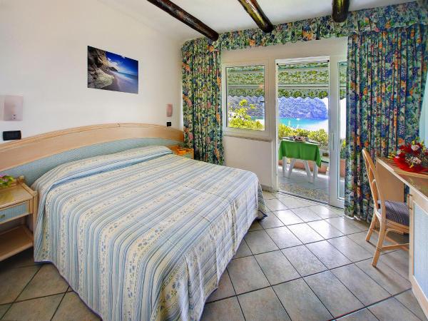 Hotel Casa del Sole : photo 9 de la chambre chambre double avec balcon - vue sur mer