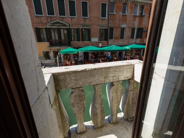 Hotel Liassidi Palace : photo 6 de la chambre suite junior - vue sur canal