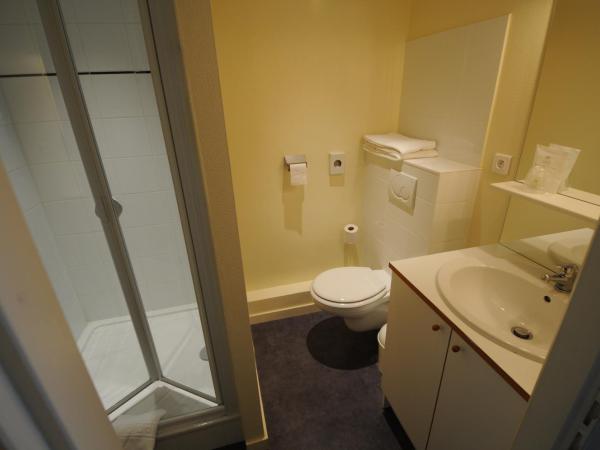 Logis Hôtel Restaurant Bellevue Annecy : photo 3 de la chambre chambre lits jumeaux